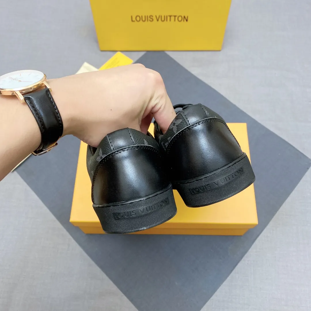 p360 LV men's shoes, casual shoes, sneakers, an international high-end brand, this model is the official classic model, 1:1 quality, made by famous manufacturers, made of Italian cowhide ➕PVC presbyoplasty material, perfect last shape, generous and fashionable design, attracting many consumers, top-grade cowhide inside, made of cowhide: what you want is high quality; dear friends, don't miss to forward the picture, the code number is 38_44 optional, No. 019